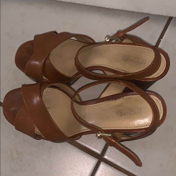 Michael khors sandals heels - Picture 2 of 4